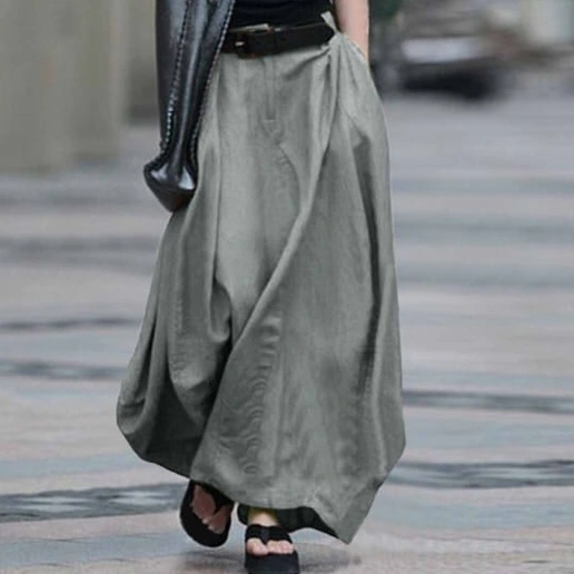 「大きめのサイズ感」無地 足首丈 ボタン スカート