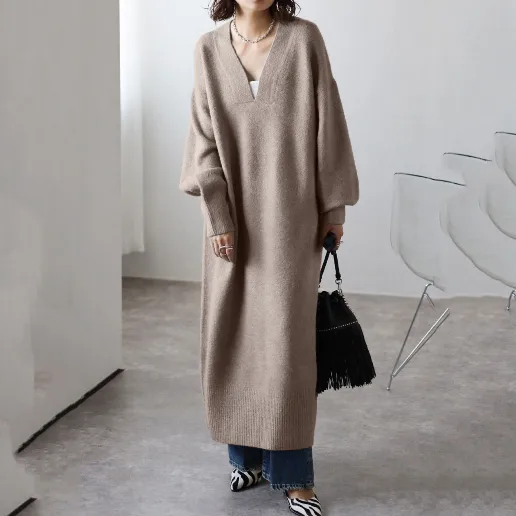 伸縮性あり コーディネート自在 キレカジ アプリコット Vネック ストレート 長袖 大きめのサイズ感 シンプル ニットワンピース