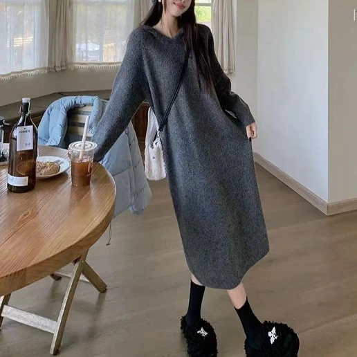キレカジ 大きめのサイズ感 シンプル 通勤 着痩せ効果 ビックシルエット ストレート 長袖 モード フード付き ニットワンピース
