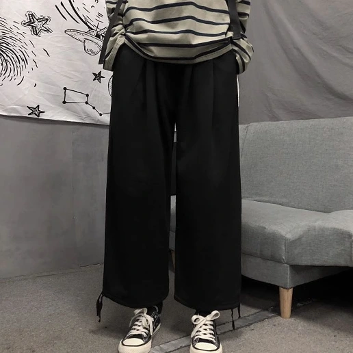 大きめのサイズ感 カジュアル 着痩せ効果 きれいめ系 シンプル コーディネート自在 ファッション カジュアルパンツ