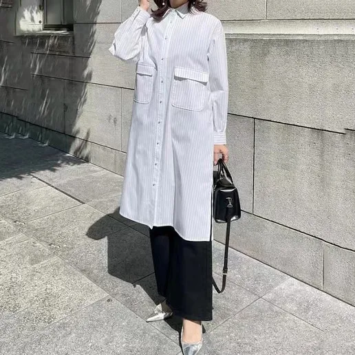 キレカジ 高く見える ボタン コーディネート自在 ファッション シンプル 週末 すね丈 ボタン 脚長効果 ストライプ柄 シャツワンピース