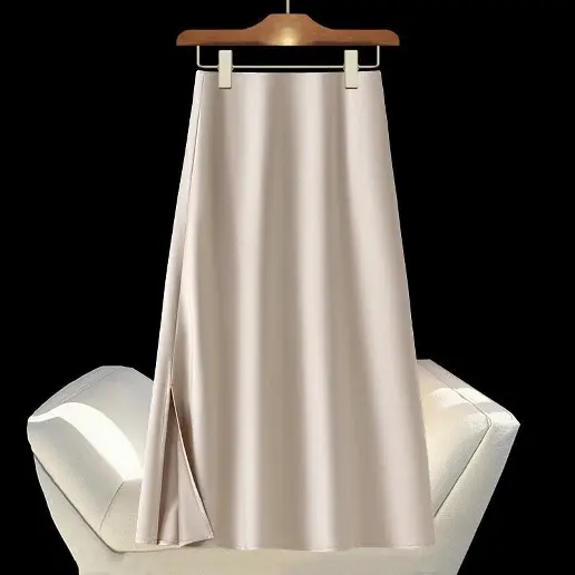 雑誌に掲載された スリット ぴったりしたサイズ感 Aライン 平日 無地 シンプル スカート