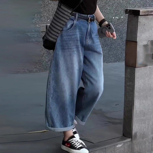 売り切れ必至 デニム 無地 ハイウエスト 大きめのサイズ感 アンクル丈（9分丈） デニム