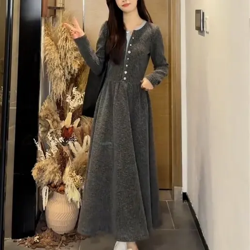 『大人が着たいアイテム』 Aライン ラウンドネック 無地 ボタン 長袖 ニットワンピース